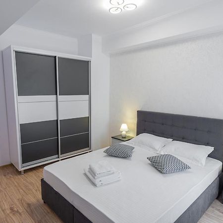 Moonlight Sky Mamaia Apartment Bagian luar foto