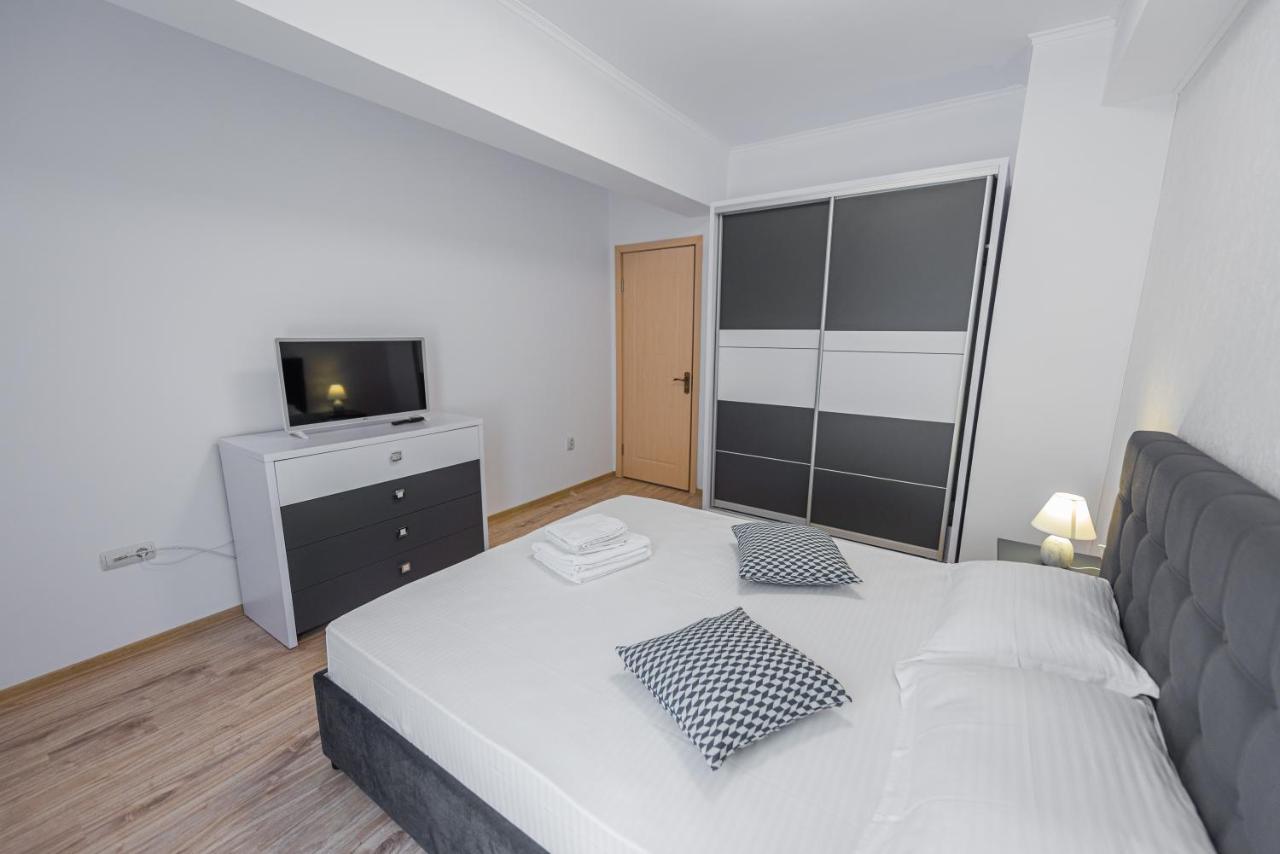 Moonlight Sky Mamaia Apartment Bagian luar foto