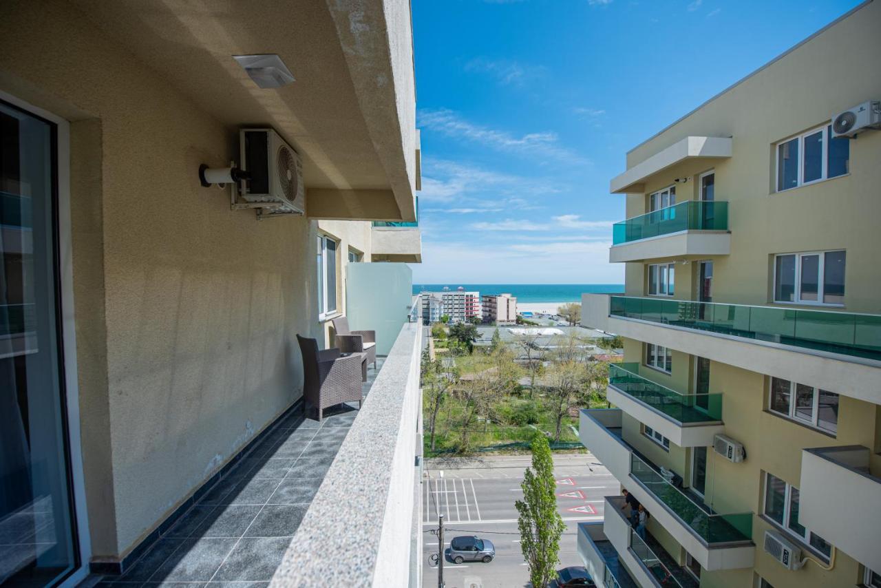 Moonlight Sky Mamaia Apartment Bagian luar foto