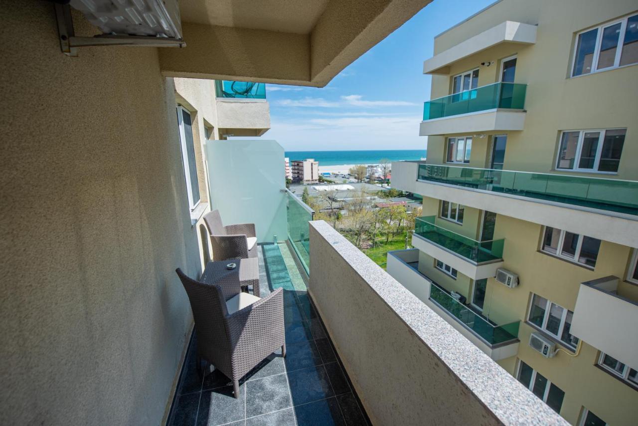 Moonlight Sky Mamaia Apartment Bagian luar foto